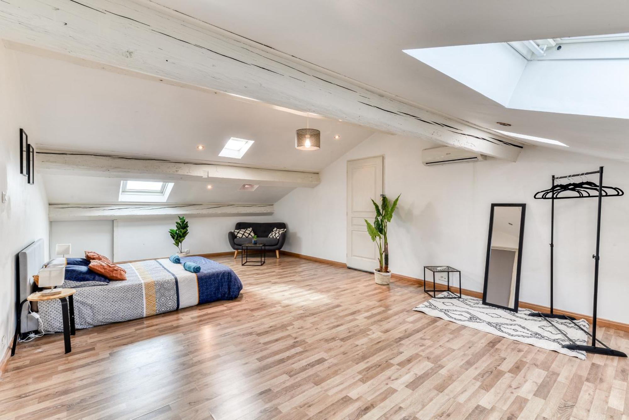 Le Marty - Wifi - Central - Climatison - Parking Gratuit Carcassonne Exterior foto